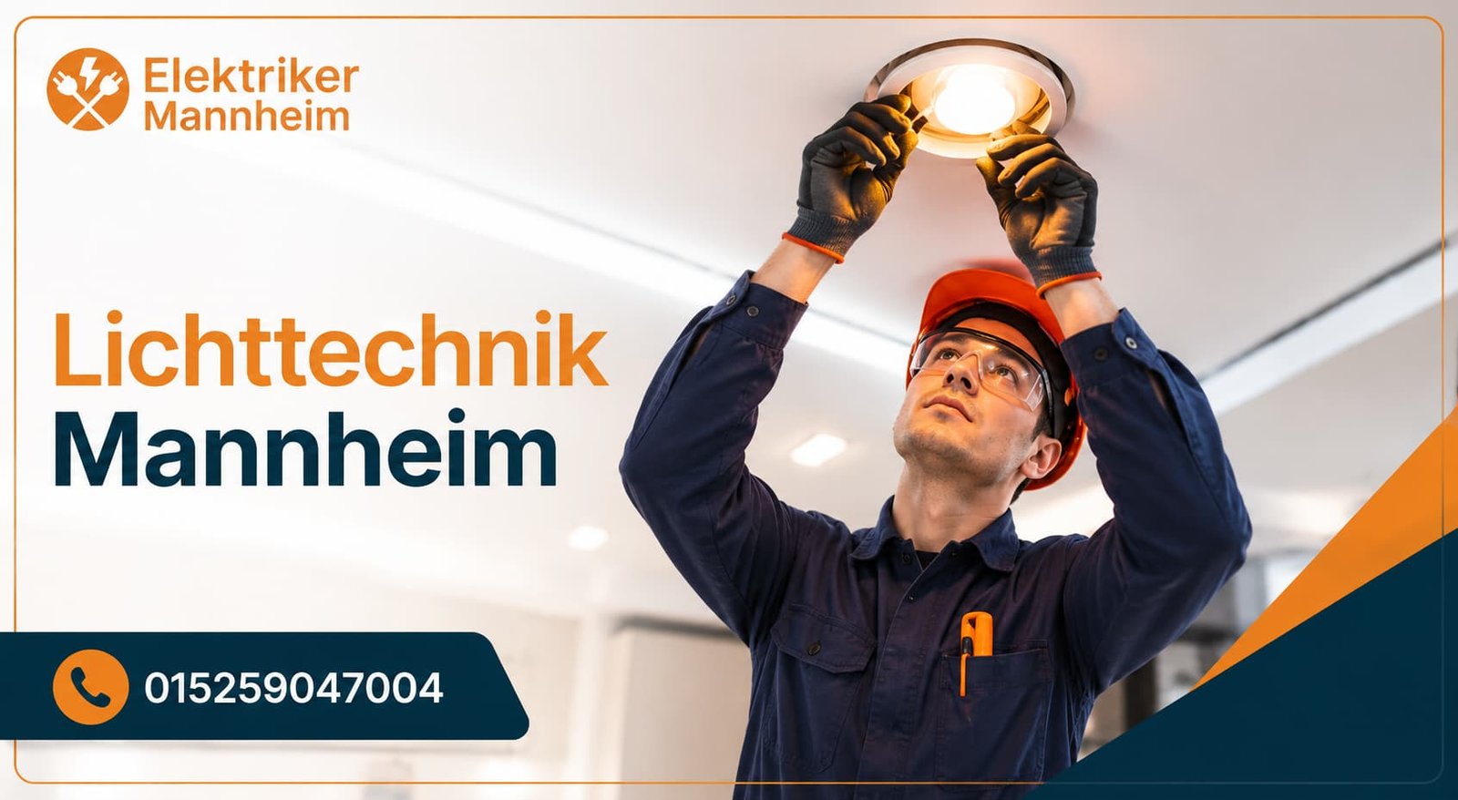 Elektriker installiert moderne Deckenbeleuchtung in einem Wohnraum
